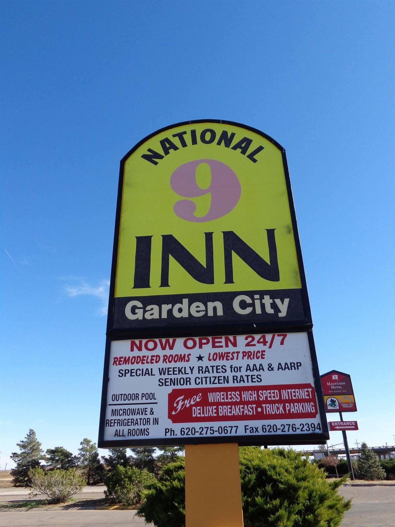 גארדן סיטי National 9 Inn מראה חיצוני תמונה